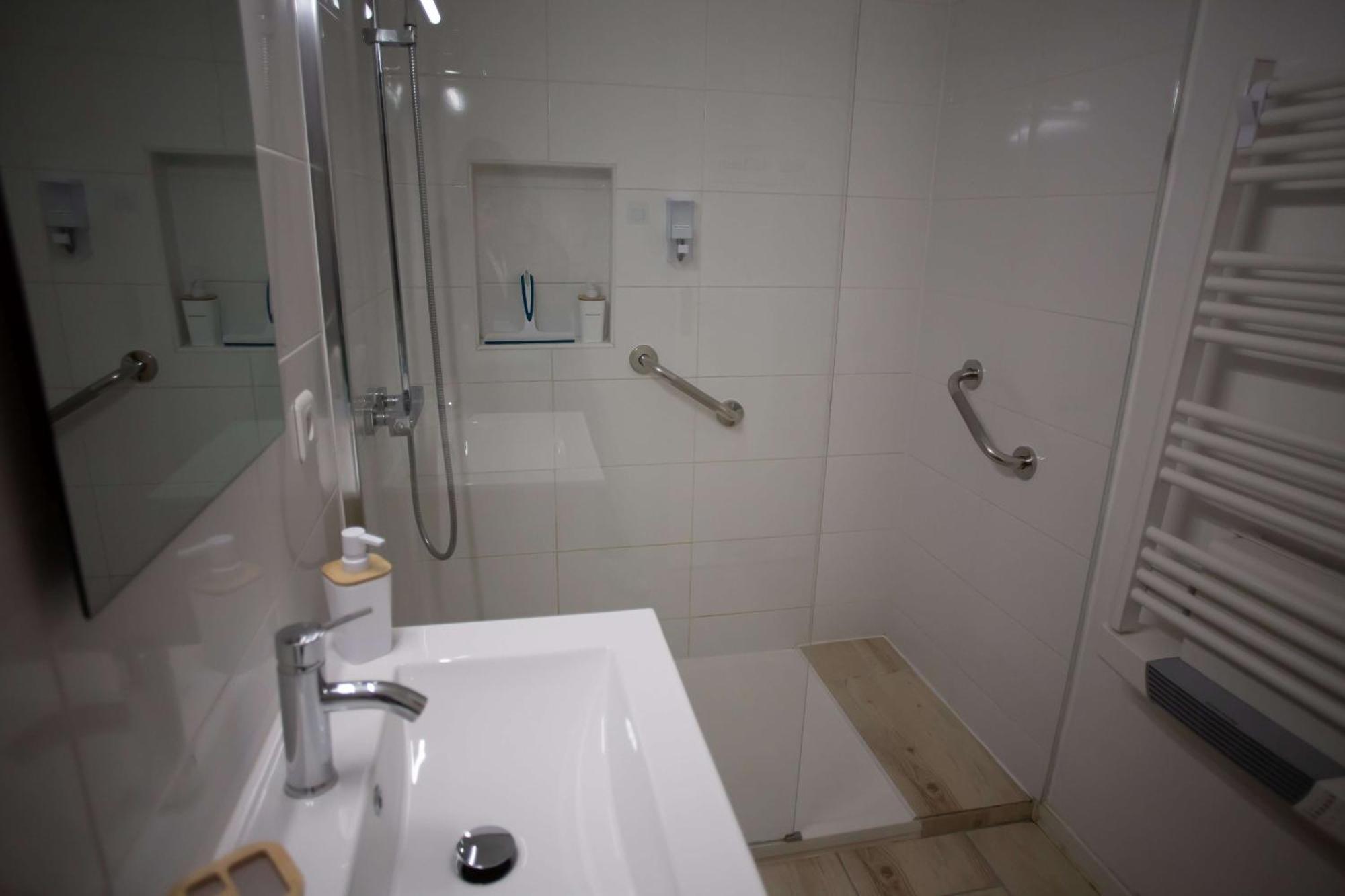 Le Cypres - Appartement Ideal Pour Vos Vacances Ou Vos Deplacements Professionnels A Безьє Екстер'єр фото